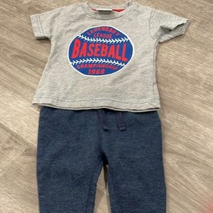 Can separate.   top - Mish boys pants - size old navy